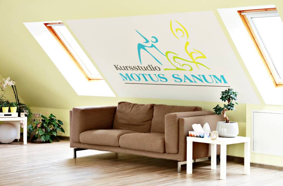 Wohngemütlichkeit im Kursstudio Motus Sanum